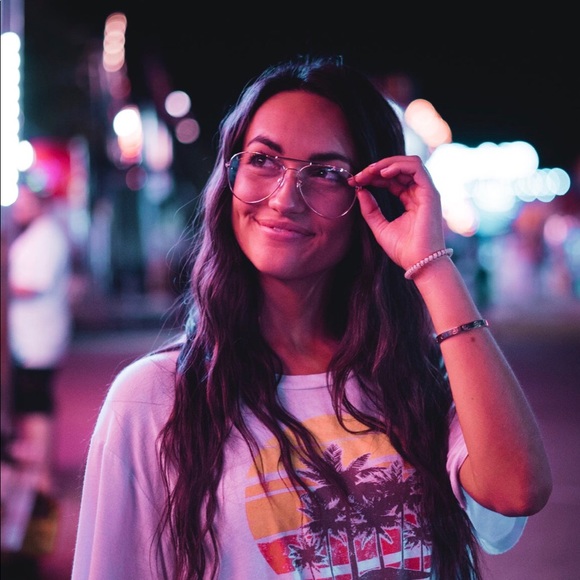 Meet your Posher, Olivia - Picture 1 of 1